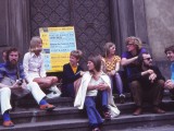 Korsangere foran koncertkirken St. Mikulase, Prag 1972