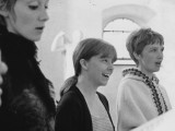 Karin Bastian, Inge Hein, Lisbeth Reinholdt, Margrete og Helle Hinz synger på et kunstgalleri i Tjekkoslovakiet 1972