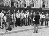 Camerata synger foran Notre Dame, Paris 1973